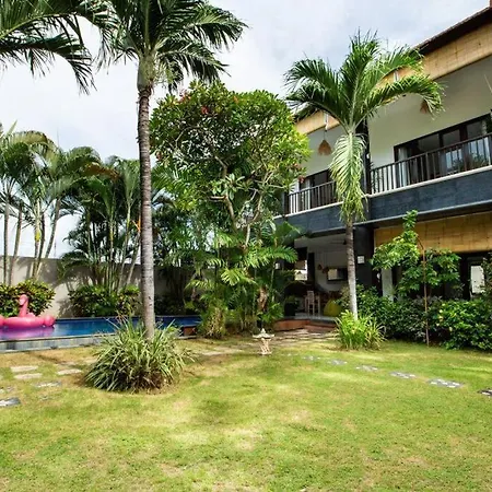 Lush Tropical Haven - 10 Minute Walk To Seminyak Beach